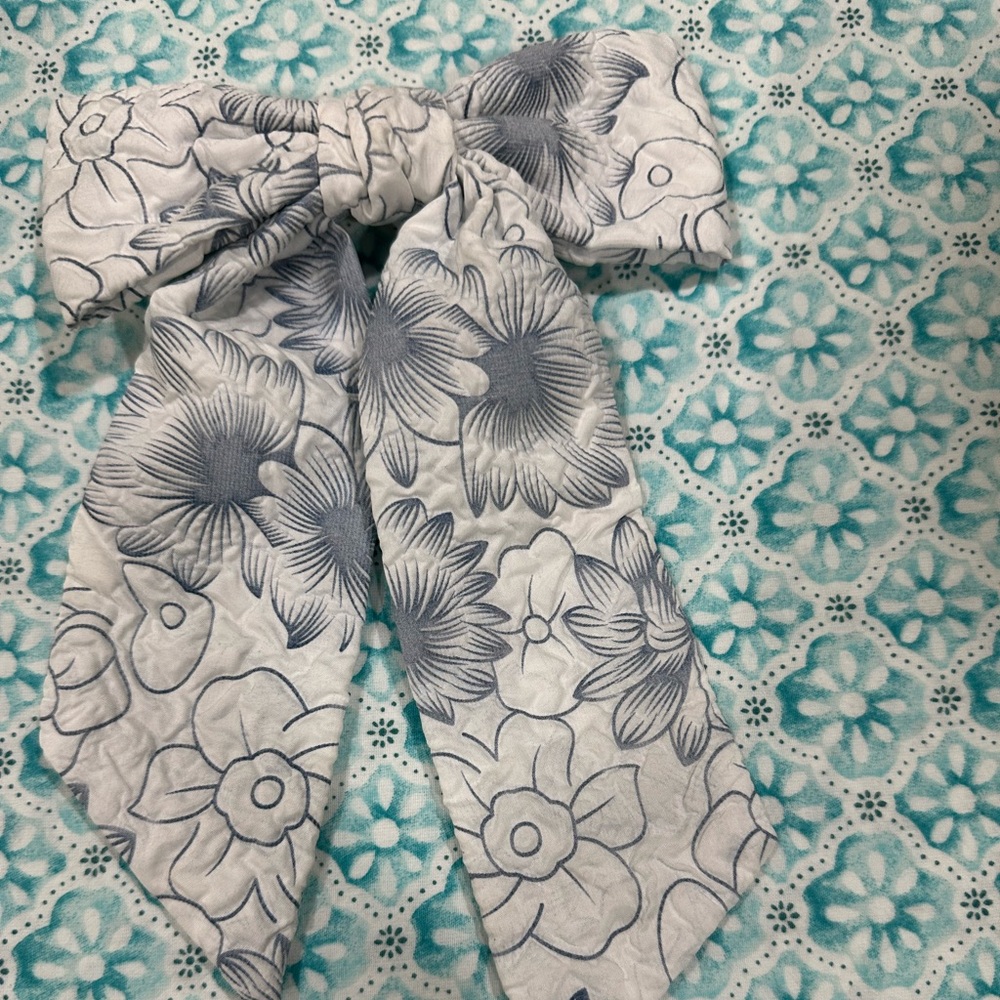 White coquette bow
